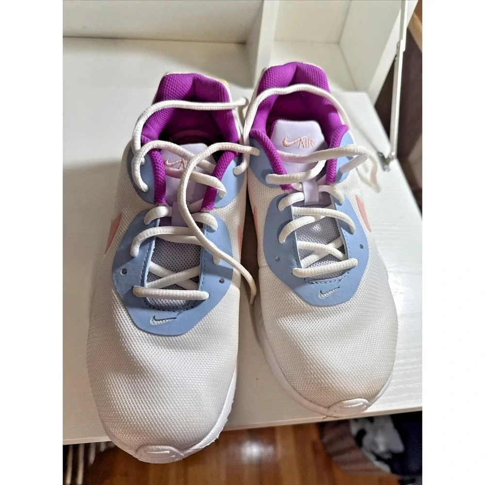 Women's Nike AIR Sneakers‎ Shoes Womens size 8